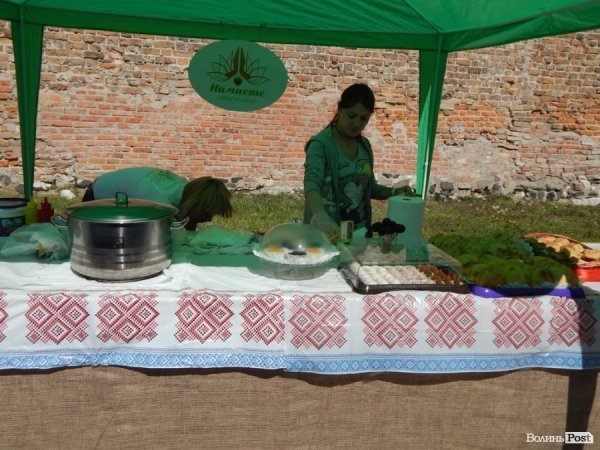 У Луцьку стартував перший фестиваль вуличної їжі «Lutsk Food Fest». ФОТО