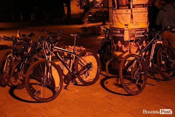 У Луцьку на велоквесті збирали кошти для військових. ФОТО