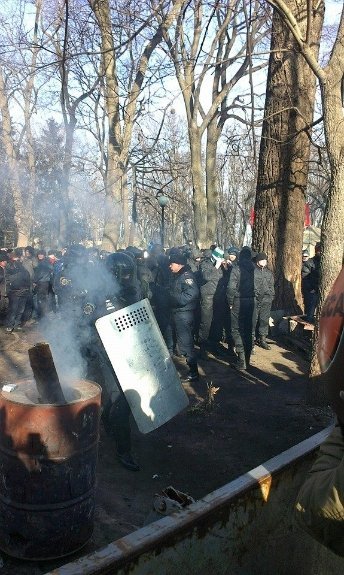 Верховну Раду пікетують тисячі майданівців. ФОТО