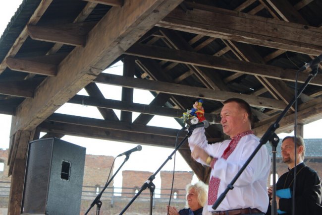 Першокурсників Луцького педколеджу посвятили у студенти. ФОТО