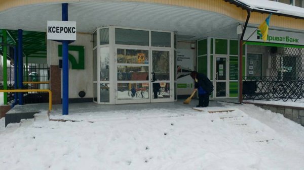 У Луцьку підприємців насварили за неприбраний сніг