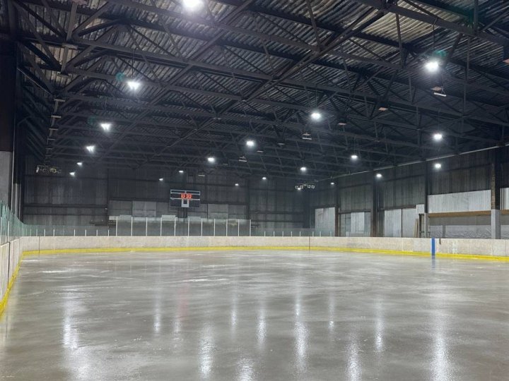 У Луцьку ковзанка «Снігова королева» працюватиме аж до квітня