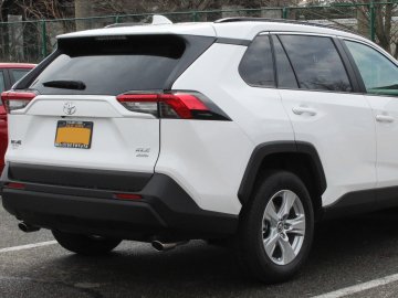 На Волині виявили позашляховик з підробленими номерами кузова 