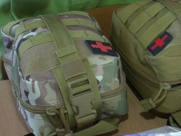 У Волинському медінституті збирають військові аптечки
