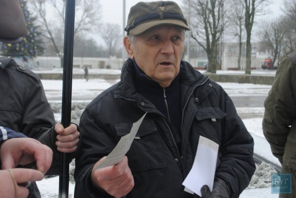 Жителі волинського містечка бунтують через зникнення монумента Шевченку. ФОТО