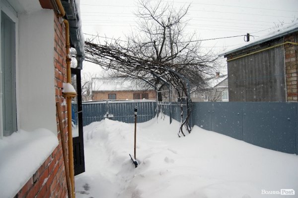 Як Луцьк замело снігом. ФОТО