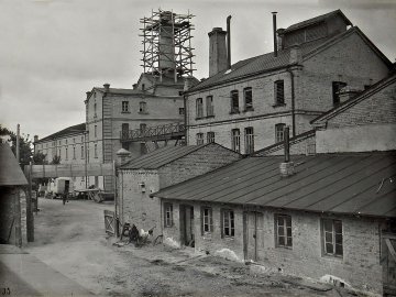 Бар Шнайдерів та гусари-гуляки: краєзнавець поділився давньою історією, що трапилася на місці Луцького спиртогорілчаного комбінату