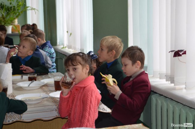 Перше, друге та компот: як у Луцьку харчуються особливі діти
