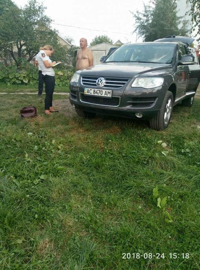 Буси, джипи, «бляхи»: у луцькому парку штрафували автоандонів. ФОТО