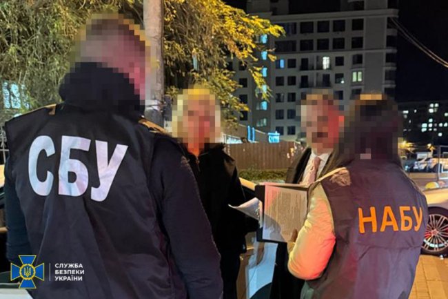 Суддя та адвокатка в Одесі торгували «правильними» рішеннями