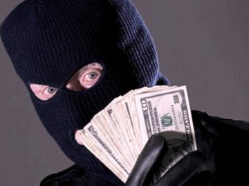 У волинянки з сараю викрали велику суму грошей