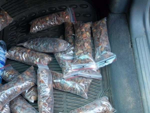 Чергову партію «сонячного каміння» затримали на Волині