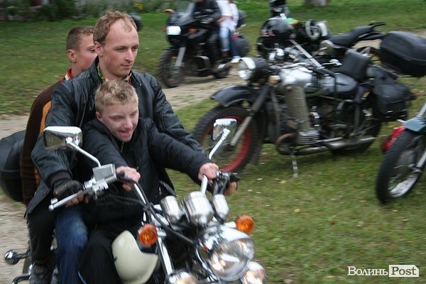 Байкери і благодійність: мотопікнік для дітей з інтернату. ФОТО
