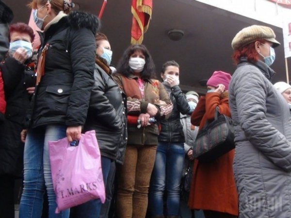 У Маріуполі сепаратисти захопили міськраду. ФОТО