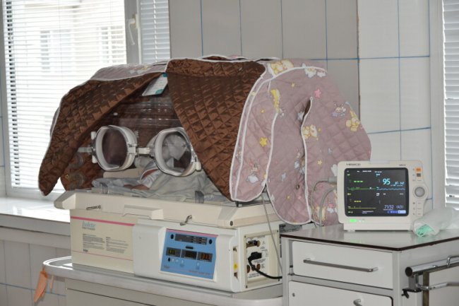 У луцькому пологовому будинку з'явився дороговартісний апарат, який рятуватиме немовлят