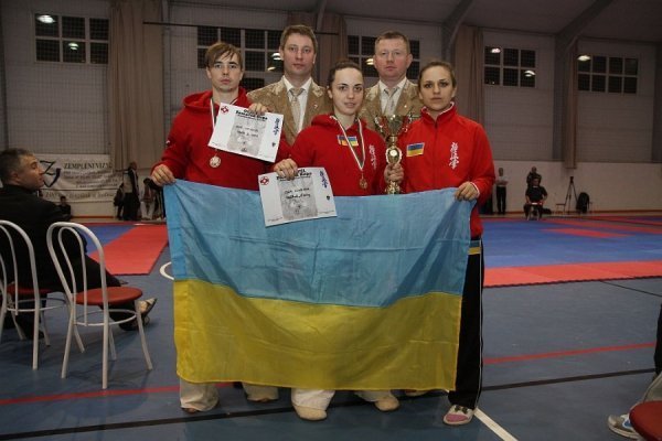 Луцькі каратисти привезли з Угорщини «золото» і «срібло». ФОТО