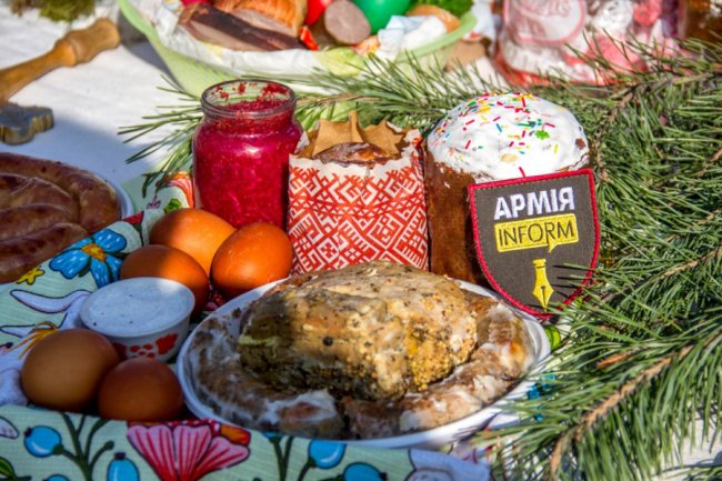 Як бійці волинської бригади зустрічають Великдень на передовій. ФОТО