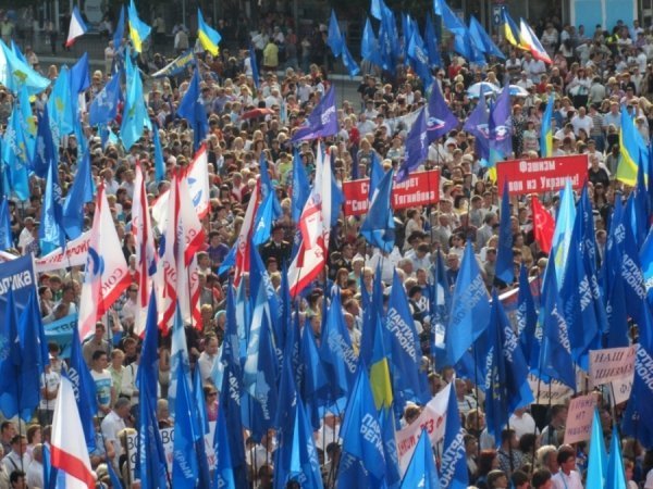 У Криму «антифашисти» спалили опудало Фаріон. ФОТО. ВІДЕО