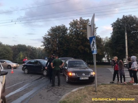 У Луцьку зіткнулися два легковики, одну жінку госпіталізували. ФОТО