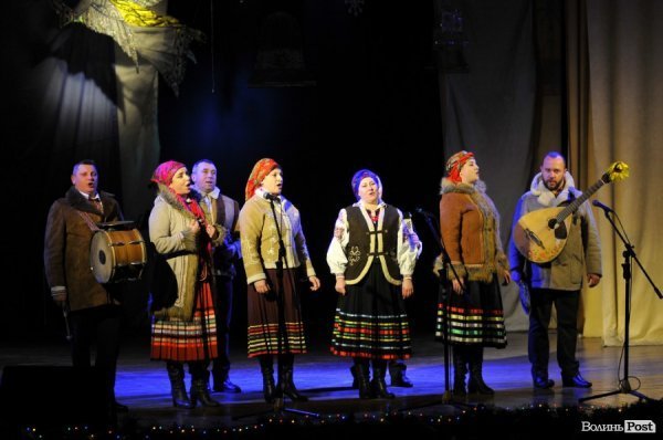 Різдвяний концерт у Луцьку: вальс, вірш і віншування