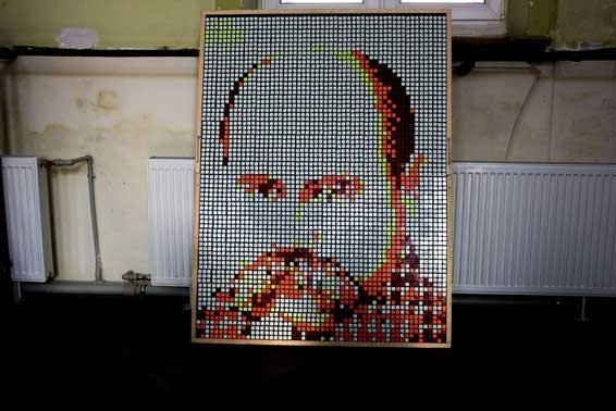 Волинянин створив портрет Шевченка із кубиків Рубика