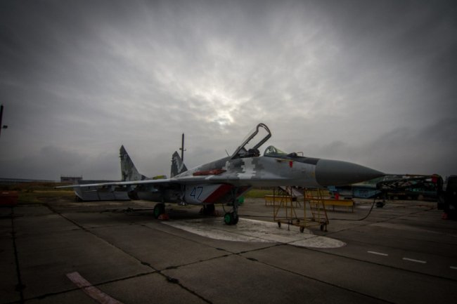 На Луцький військовий аеродром повернули відремонтований винищувач МіГ-29. ФОТО