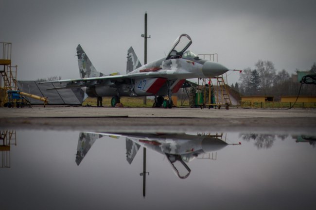 На Луцький військовий аеродром повернули відремонтований винищувач МіГ-29. ФОТО