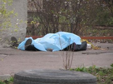 У Луцьку знайшли мертвого чоловіка