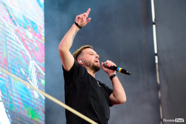 Сотні машин, несподіванки від Novellina і неймовірні емоції: автоконцерт БЕZ ОБМЕЖЕНЬ відгримів під Луцьком. ФОТОРЕПОРТАЖ