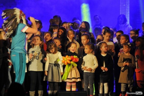 Концерт на «Міс принцеса України» в Луцьку: «А.Р.М.І.Я.», «Дзідзьо», діти