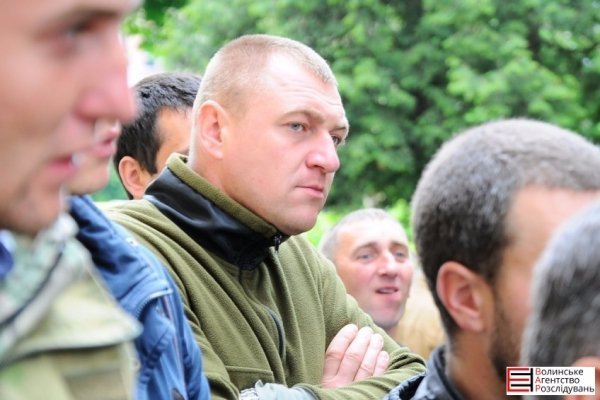 Учасники бойових дій пікетують військову прокуратуру в Луцьку. ФОТО