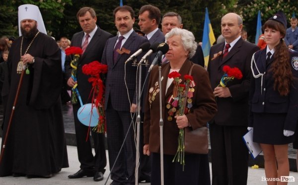 Парад Перемоги у Луцьку пройшов з комуністами і міліцією