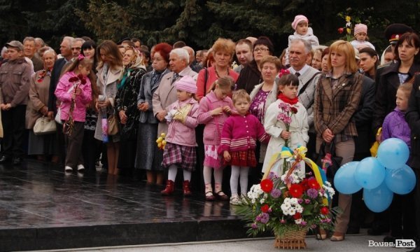 Парад Перемоги у Луцьку пройшов з комуністами і міліцією