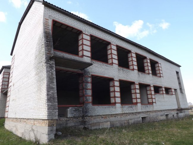 У селі на Волині руйнується школа. ФОТО