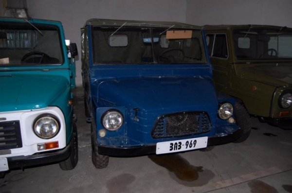 Луцький автозавод продемонстрував раритетні автомобілі. ФОТО