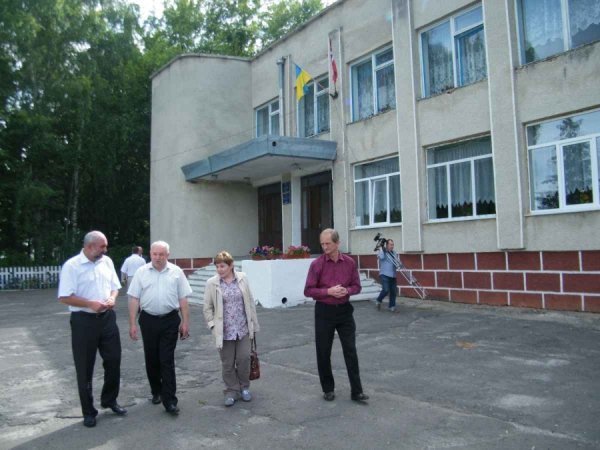 Депутатам влаштували турне клубами Волині. ФОТО