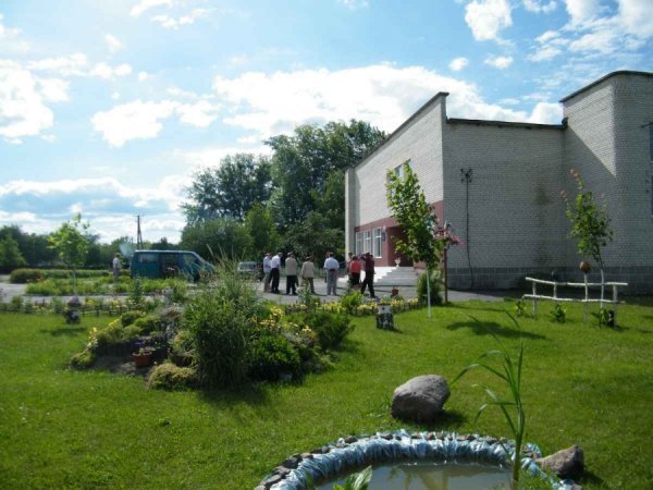 Депутатам влаштували турне клубами Волині. ФОТО