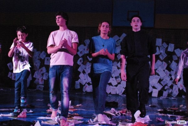 У Луцьку «Нова лінія» та спортзал стали театрами. ФОТО. ВІДЕО