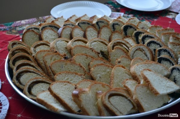 Як у Луцьку печуть хліб. ФОТО