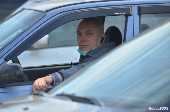 У Луцьку влаштували масову дезінфекцію таксі. ФОТО