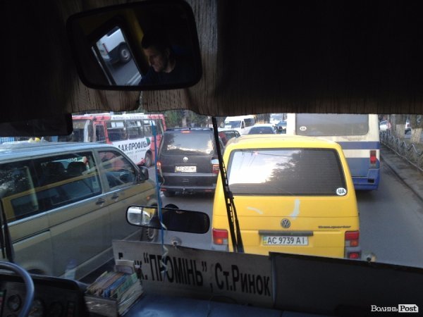 Ремонт мосту у Луцьку паралізував рух транспорту. ФОТО. ВІДЕО