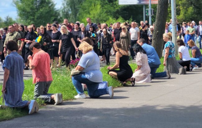 У Ковелі провели в останню дорогу Героїв Володимира Лучиновича та Олександра Берегу