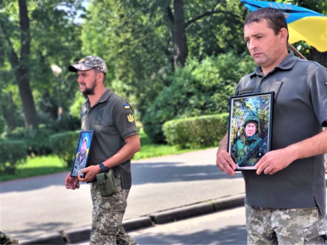 У Ковелі провели в останню дорогу Героїв Володимира Лучиновича та Олександра Берегу