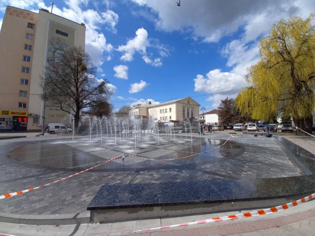 Яким буде фонтан в центрі Луцька: відбувся тестовий запуск.ФОТО