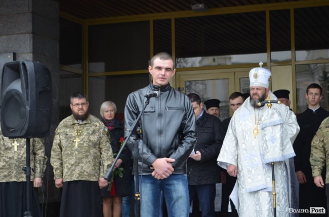 «Він захищав не лише свою сім‘ю»: у Луцьку попрощалися з Героєм. ФОТОРЕПОРТАЖ