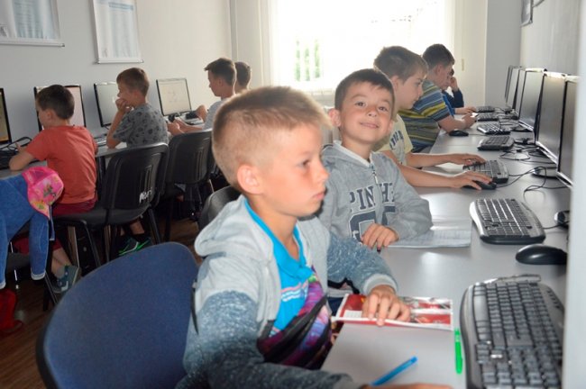 Комп’ютерна академія ШАГ організувала літній табір для дітей атовців