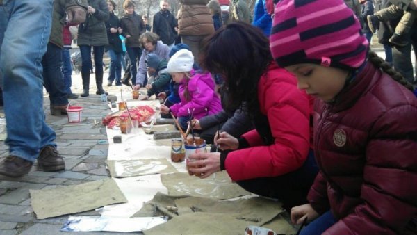 З наметів Майдану різних областей створили мапу України. ФОТО