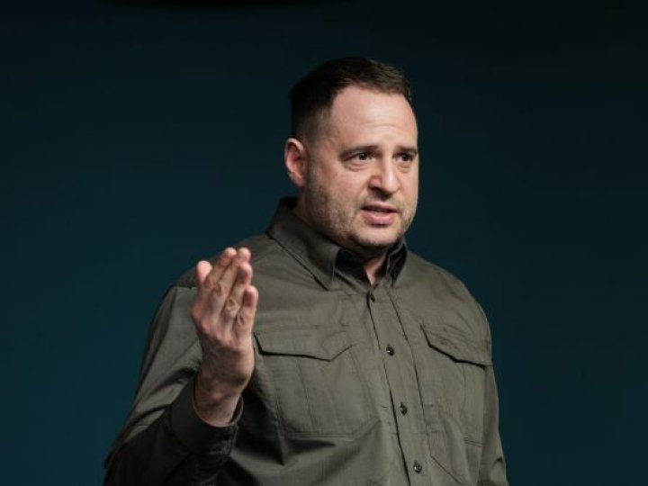 Єрмак після звільнення з ОП зібрався на фронт, - ЗМІ