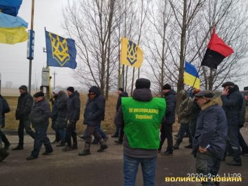 Волиняни перекрили трасу перед Устилугом: деталі акції протесту. ФОТО
