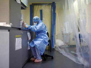 Новий антирекорд: в Україні – найбільша кількість випадків коронавірусу за добу за весь час